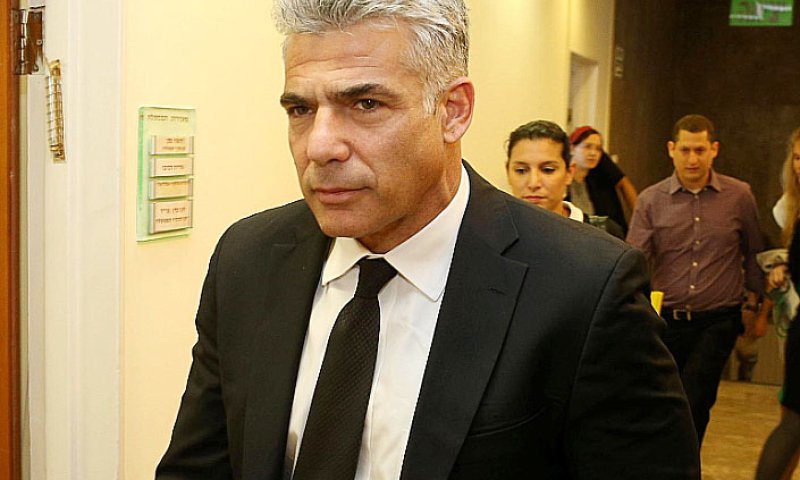 לפיד על אפליית החרדים: לא מתכוון להתנצל