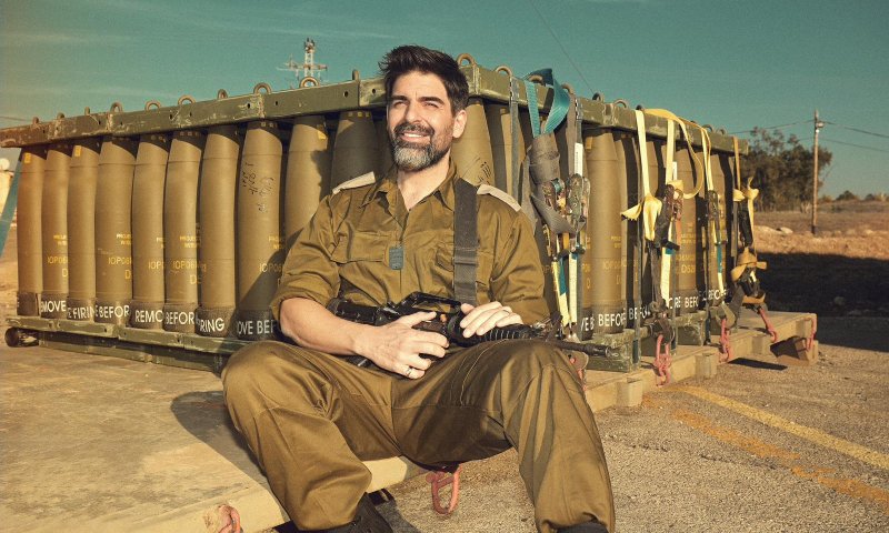 "מי ששונא אותך ימות": רותם כהן בשיר אהבה למדינה