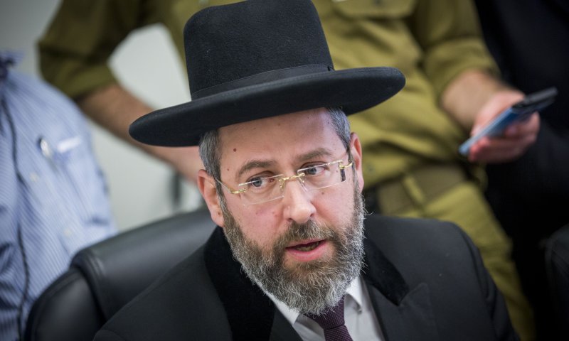 הרב דוד לאו לגדעון סער: עצור את קידום החוק