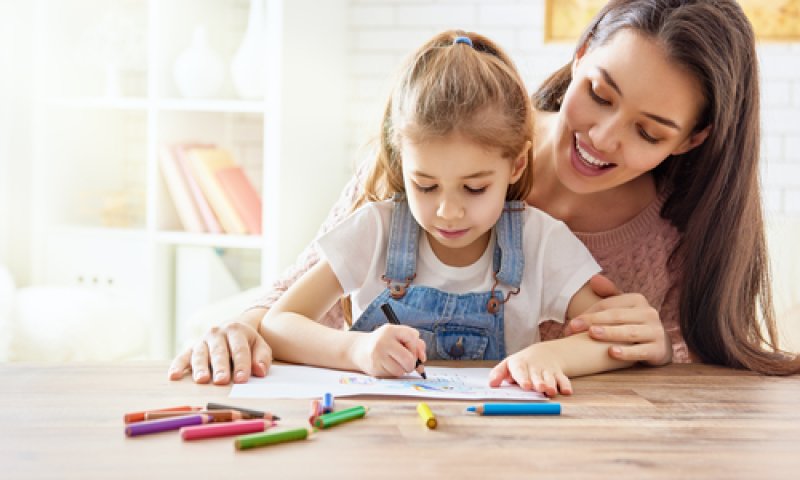 מערכת היחסים בין הורים לילדים איננה זקוקה לאישור