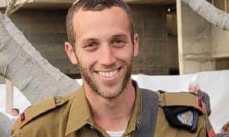 מצמרר: הלוחם שנפל בביצוע לשיר של עידן עמדי