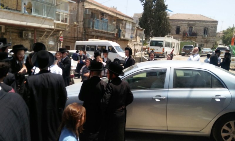 ליברמן חולץ מהתגודדות חרדים במאה שערים