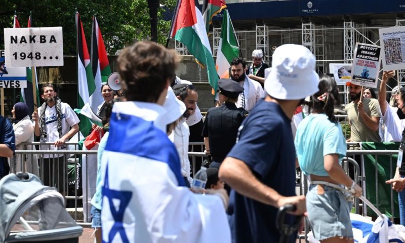 קריאות נאצה לעבר הח"כים במצעד התמיכה בניו יורק