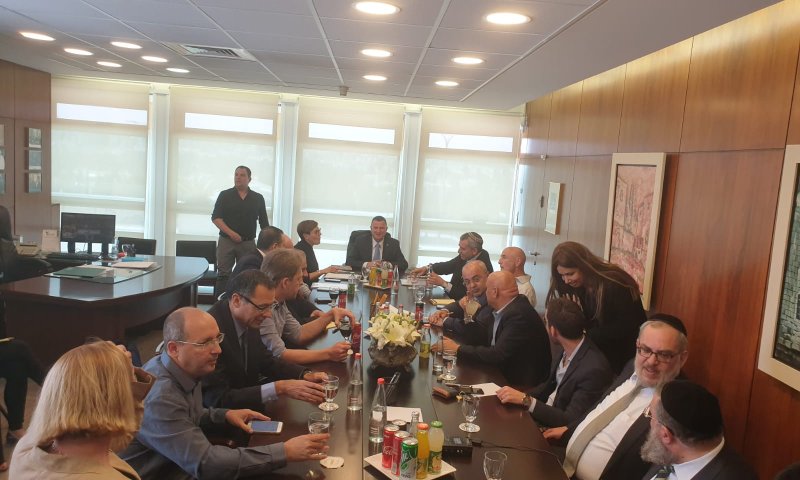 ראשי הסיעות מתאמים תאריך לבחירות חדשות