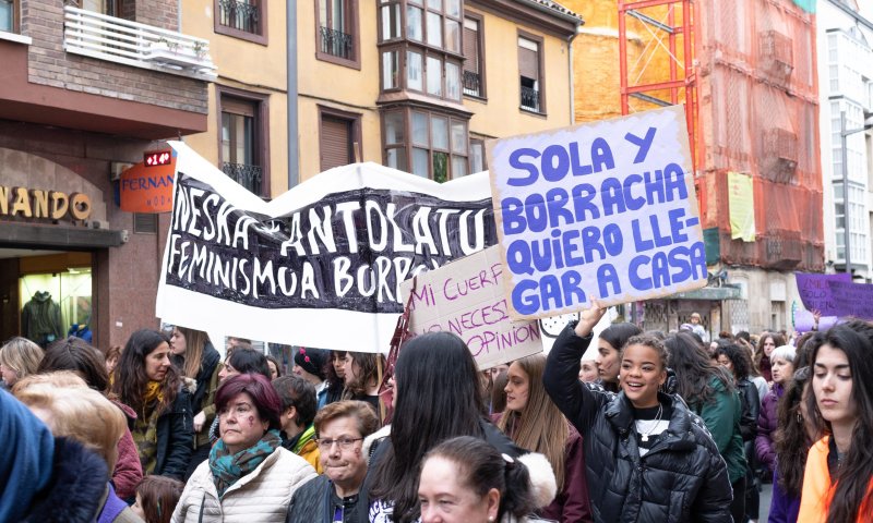 הרשת סוערת: הכוכבות הגדולות מגיבות לפסיקת ההפלות