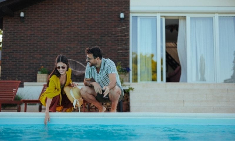 החופשה שהורסת נישואים: 10 סודות שיצילו אתכם מריב קטלני