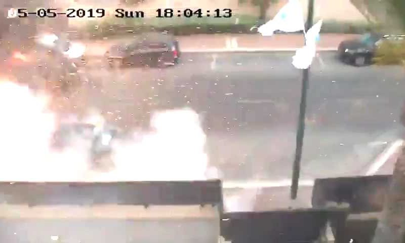 צפו: פגיעה ישירה של רקטה ברכב באשדוד