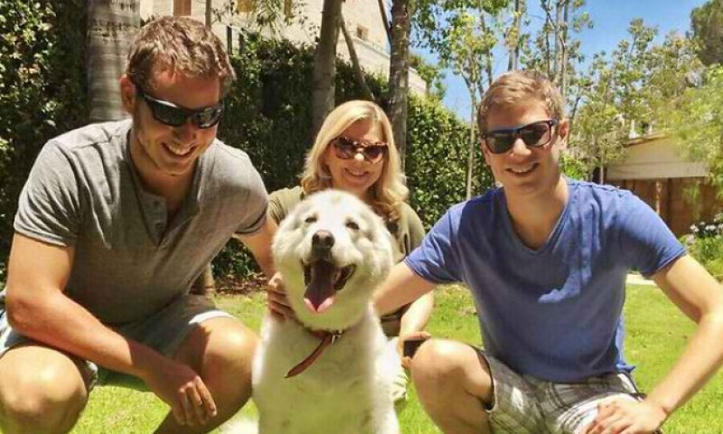 מוגזם? משפחת נתניהו הקימה מצבה לכלבה קאיה