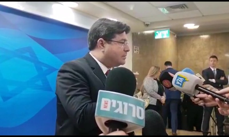 "מרמה והפרת אמונים של כחול לבן לציבור הבוחרים"