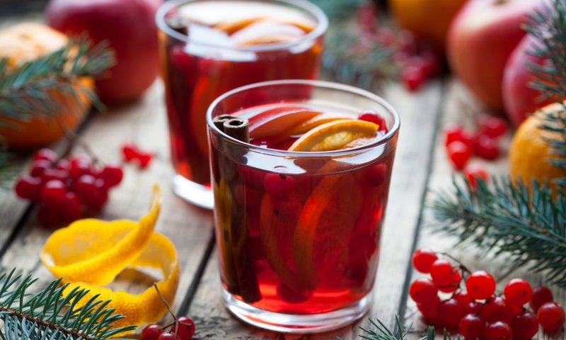 מושלם ללילות הקרירים: מתכון לסנגריה חמה