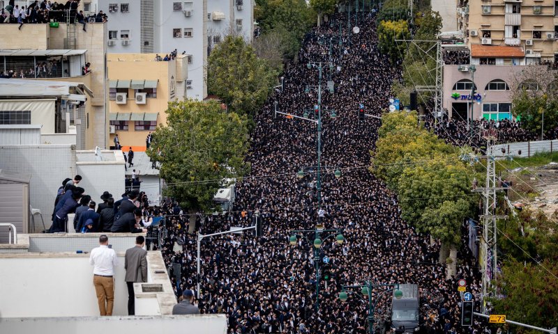 הגדולה בהיסטוריה? כמה היו בהלווית הרב קנייבסקי?