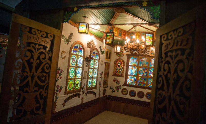 בשל הסכנה: עדיף להדליק נרות חשמליים בסוכה