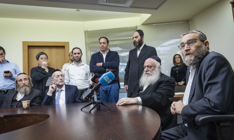 משבר חוק הגיוס מחריף: המסר של גפני לנתניהו