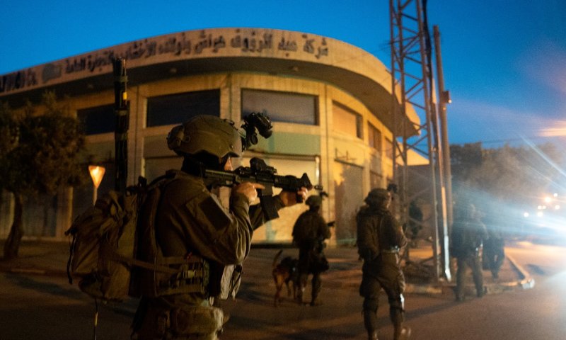 כוחות הביטחון יצא לפעילות באיו"ש : 13 מבוקשים נעצרו