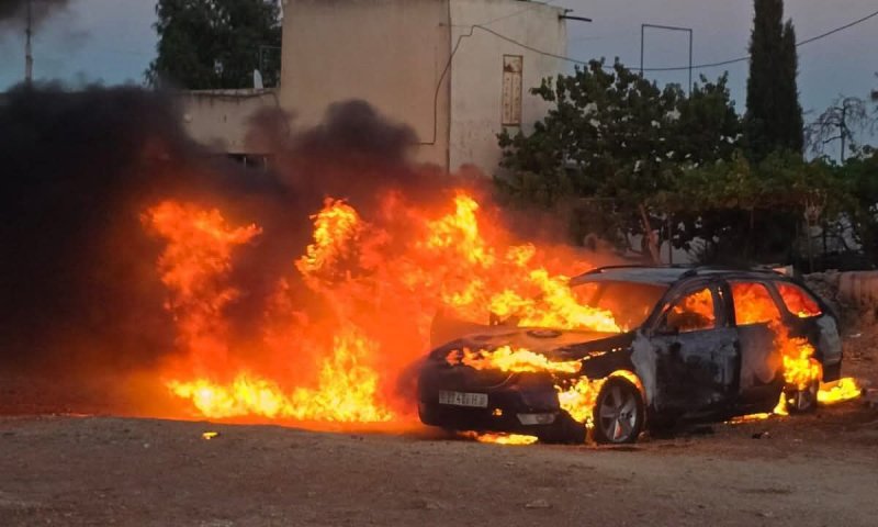 עוד תקרית: ישראלים השחיתו מבנה והציתו רכבים בכפר פלסטיני