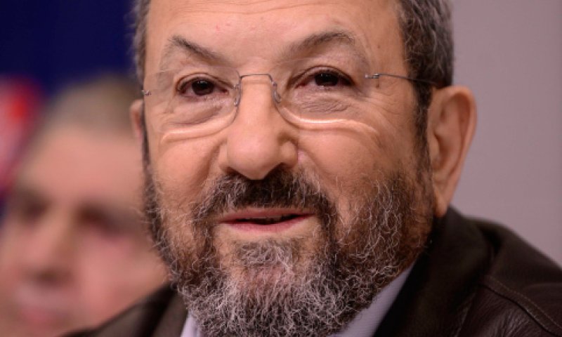 אהוד ברק הזהיר את נתניהו: מנדלבליט נאמן רק לעצמו