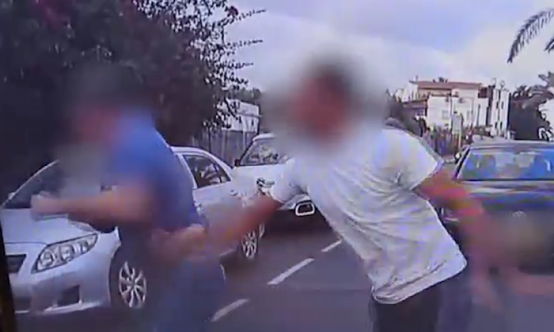 כתב אישום: היכו באכזריות נהג בגלל ויכוח בכביש