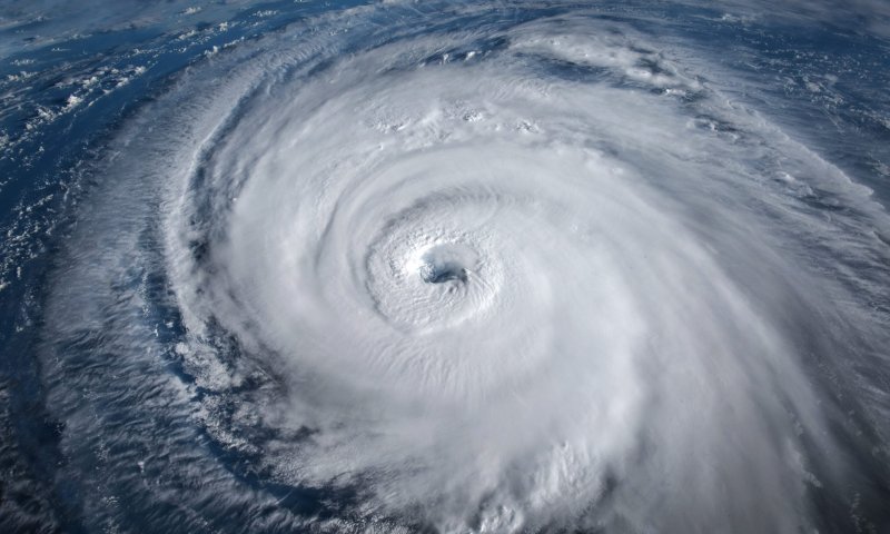 מתכוננת לספיגה: טקסס נערכת לבואו של הוריקן "בריל"