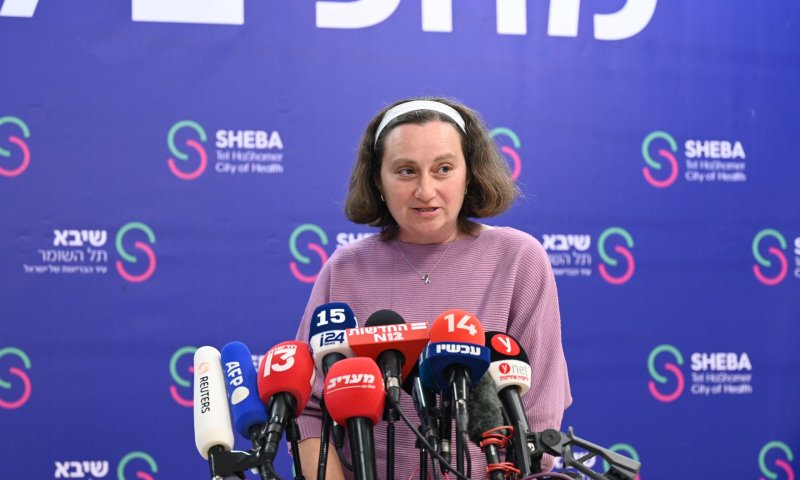 אימו של החטוף ששוחרר: "הוא נורה ב-2 רגליו, זה נס שהוא הולך"