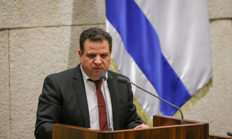 בגלל היחלשות המחאה: איימן עודה קורא לערבים להצטרף