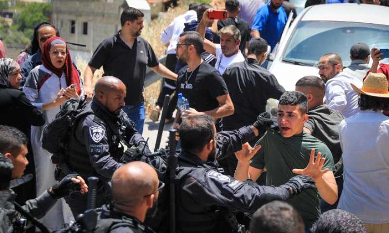 ערבים מתפרעים בסילואן: שוטרים הותקפו באבנים