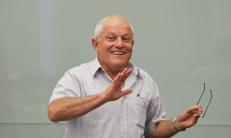 חיים כץ מבסוט: הצליח להכניס את אתי עטיה