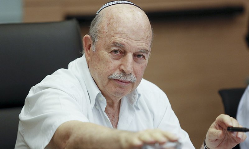 סלומינסקי זועם: "השתלטות בריונית"