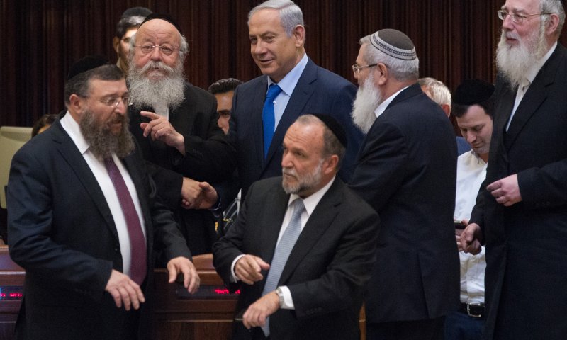 החרדים נגד נתניהו: "בלי פתרון &ndash; פורשים מהממשלה"