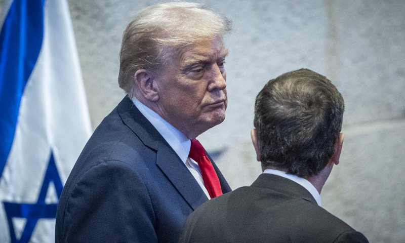 טראמפ: אם חמאס לא יתפרק מנשקו &ndash; אנחנו נפרק אותם