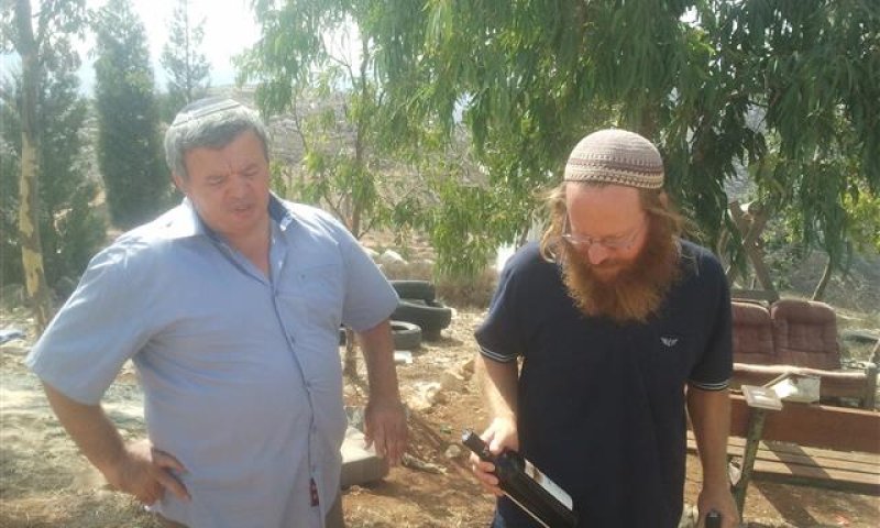 "אני מוחה על צו הגירוש בעצם הישארותי בבית ובכרם"