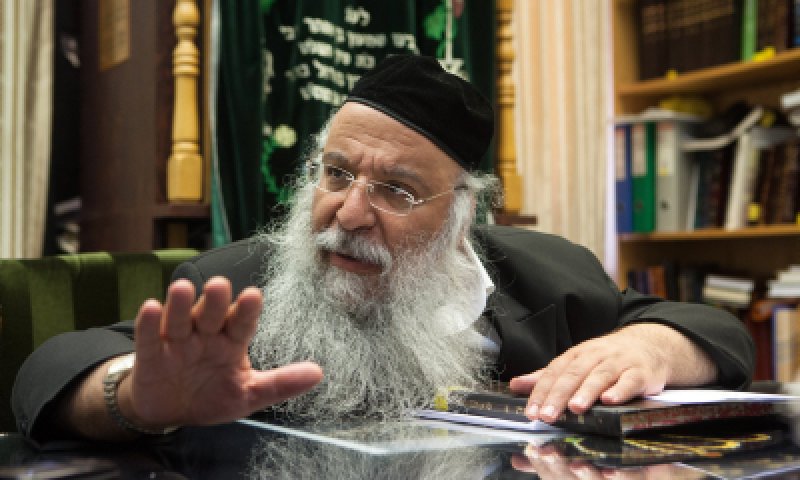 "מי שמחזיק אייפון לא יכול להצטרף למניין"