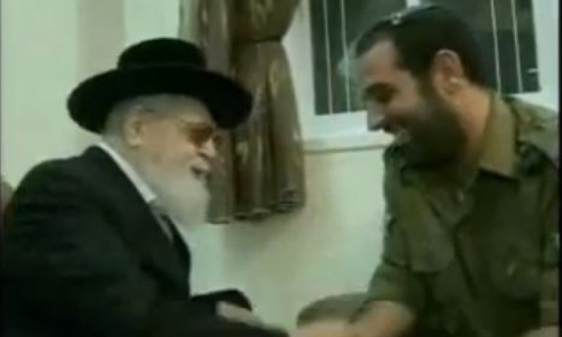 צפו: הנכד "העמלקי" של הרב עובדיה יוסף