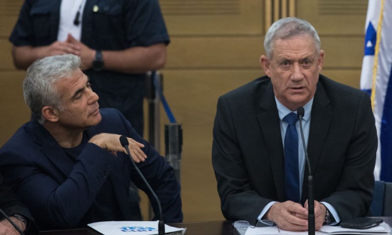 כחול לבן בעטו בדלי בכל הכוח- והם עלולים להירטב