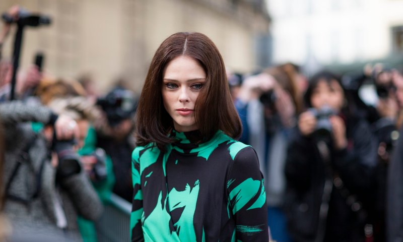 קוקו רושה מציגה אופנת הריון צנועה ופוטוגנית