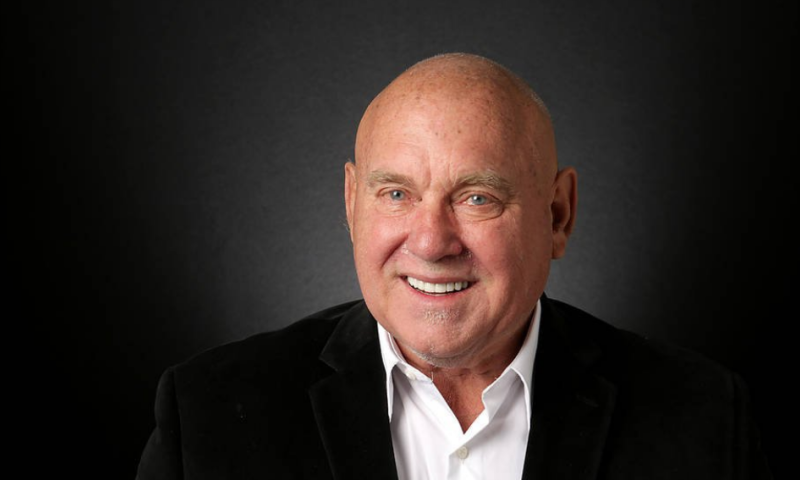 רק בארה"ב: נבחר למועצה 3 שבועות אחרי מותו