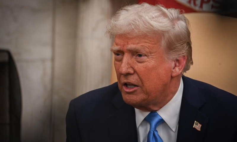 שערורייה בבריטניה: רשת ה-BBC מואשמת כי "זייפה" נאום של טראמפ