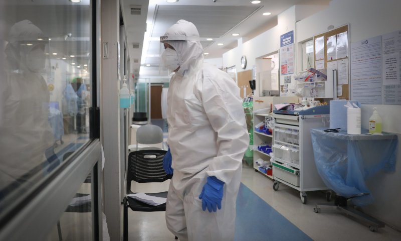 אחוז התחלואה נותר גבוה: 8,261 חולי קורונה ביממה