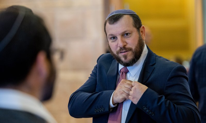 הח"כ הסרוג התערב עם המגיש בשידור חי; ומי ניצח?