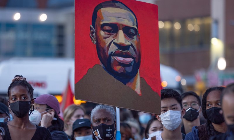 ג'ורג' פלויד יקבל חנינה לאחר מותו?