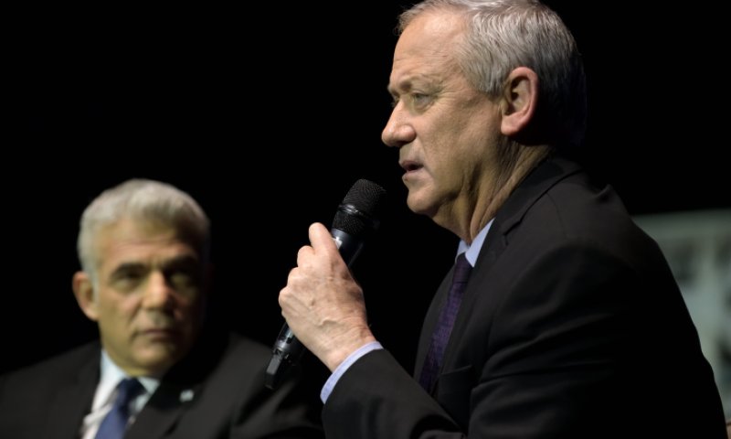 גנץ נגד לפיד: ״חארטה״