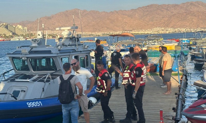טרגדיה באילת: הרוג ו-10 פצועים בהתהפכות סירה בחוף נביעות