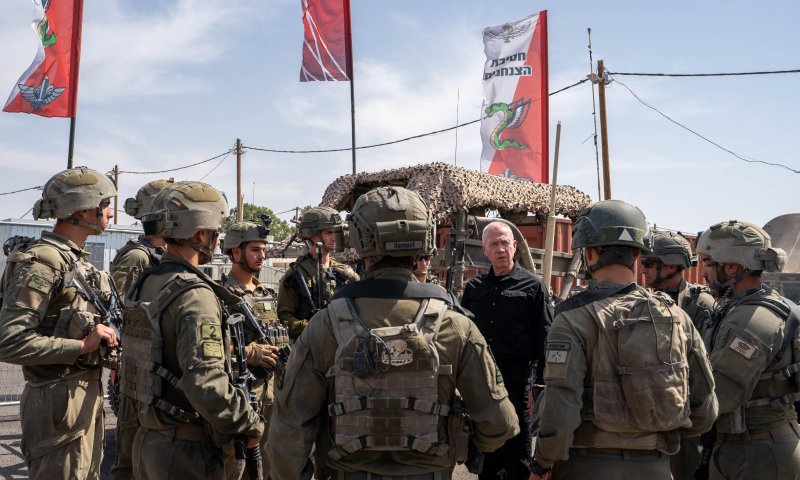 גלנט ללוחמים: אתם תחסלו את חמאס, אנו נחליף אותו