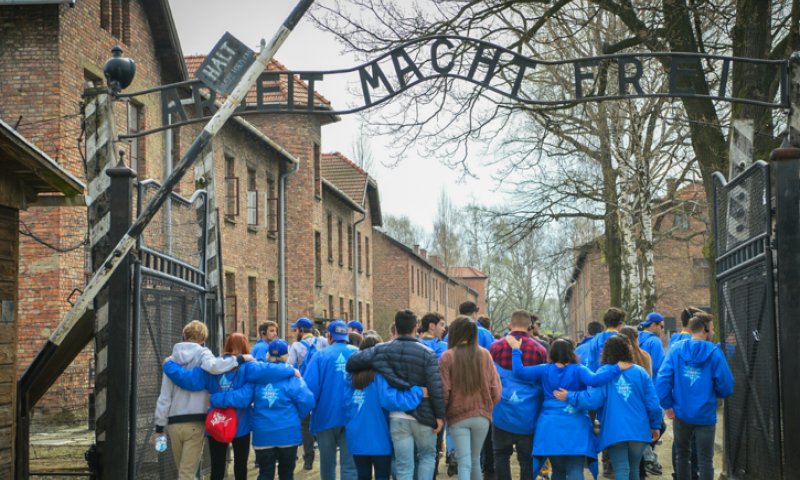 "מסעות הנוער למחנות ההשמדה בפולין- צביעות"