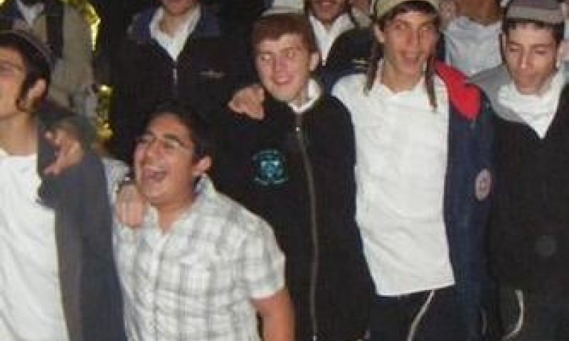 ה'משמחים' של ההנהגה הצעירה מסכמים שנה ו-56 חתונות