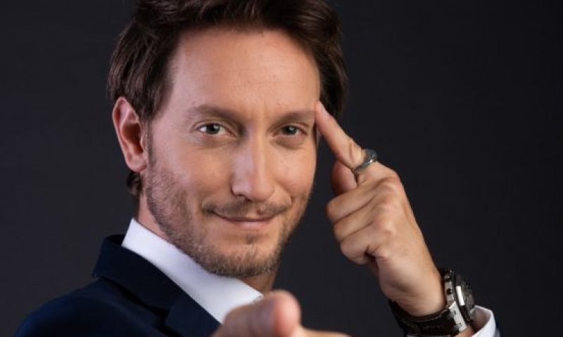 מזל טוב! ליאור סושרד ואשתו חובקים בת