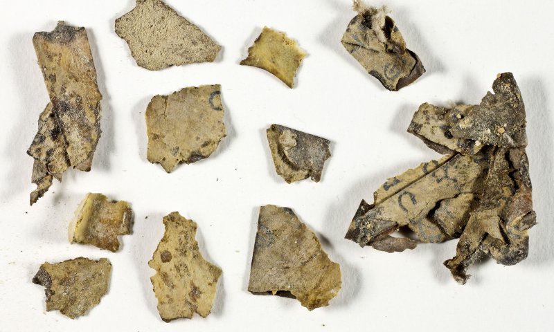 עשרות קטעי מגילה מימי בר כוכבא נחשפו במדבר יהודה