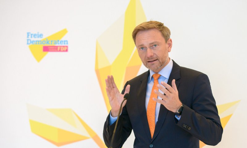 גרמניה בדרך לבחירות: שולץ פיטר את שר האוצר