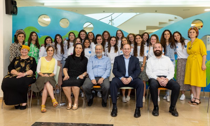 "פסיפס מרגש": פינסקי פגש מתנדבי שירות לאומי