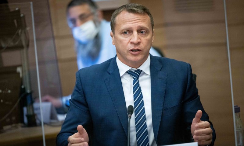 מהכנסת למסך: שר התיירות לשעבר בריאליטי חדש