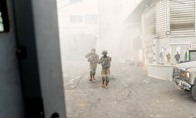 15 מבוקשים נעצרו ביו"ש, לוחם צה"ל נפצע מירי